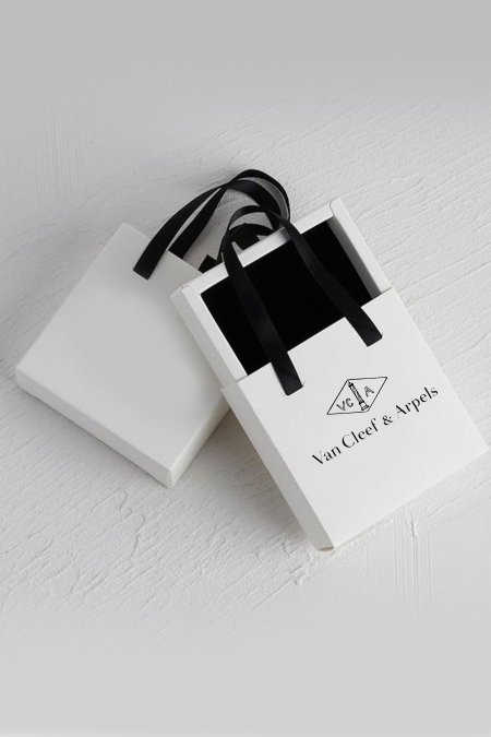 طقم اكسسوار - Van Cleef  / شامل علبة الشركة